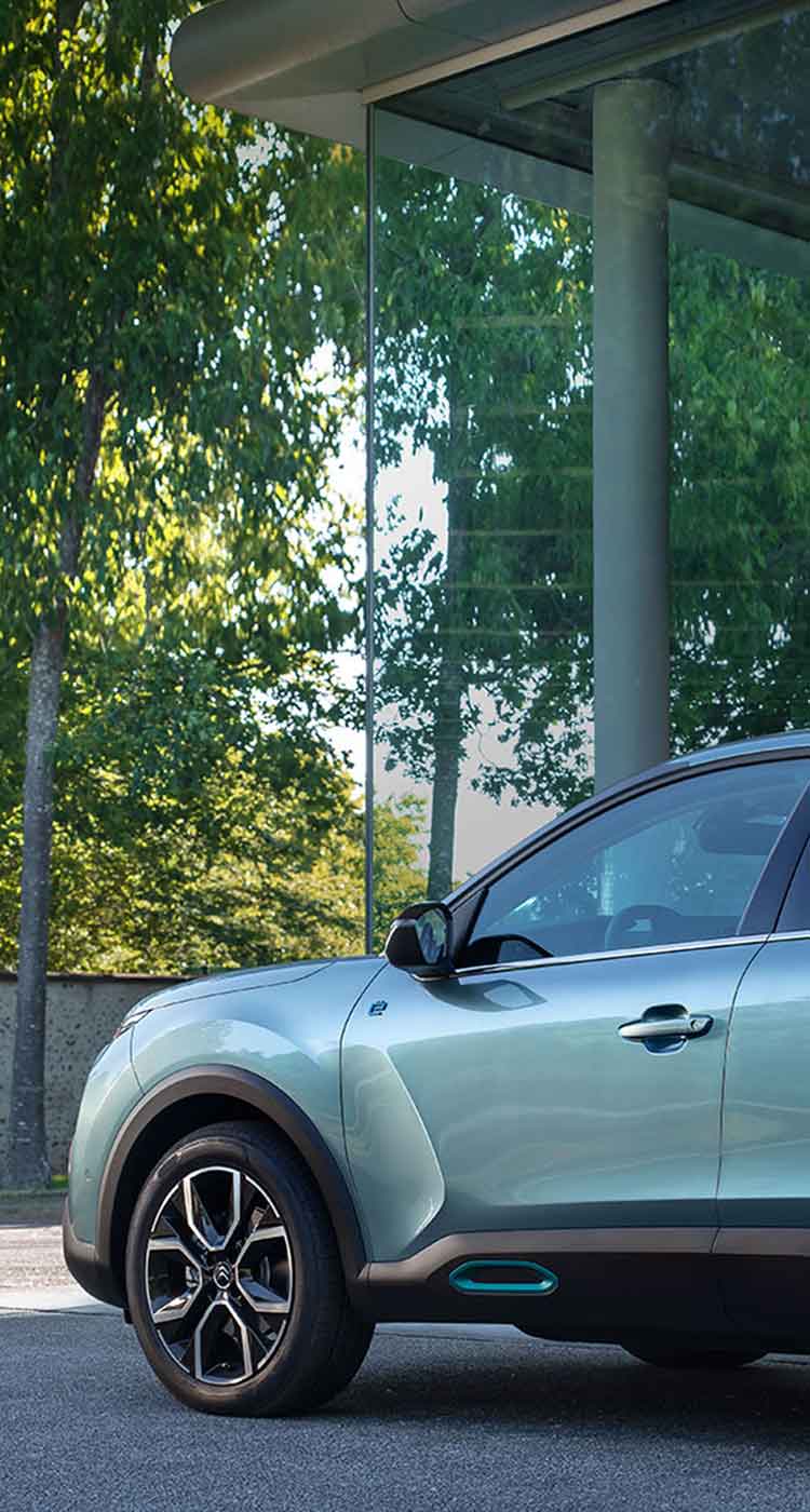 お客様のレビュー：CITROËN C4 & Ë-C4｜シトロエン公式サイト