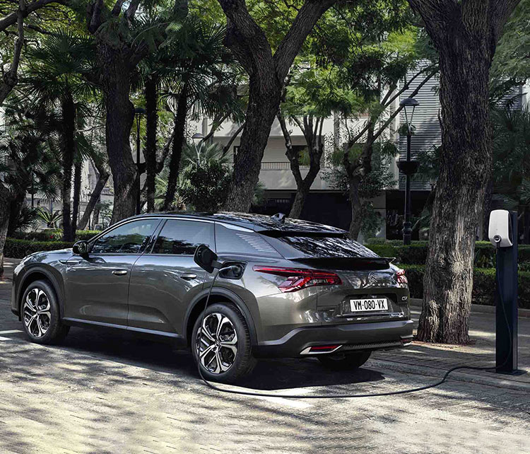 CITROËN C5 X PLUG-IN HYBRID｜シトロエン公式サイト