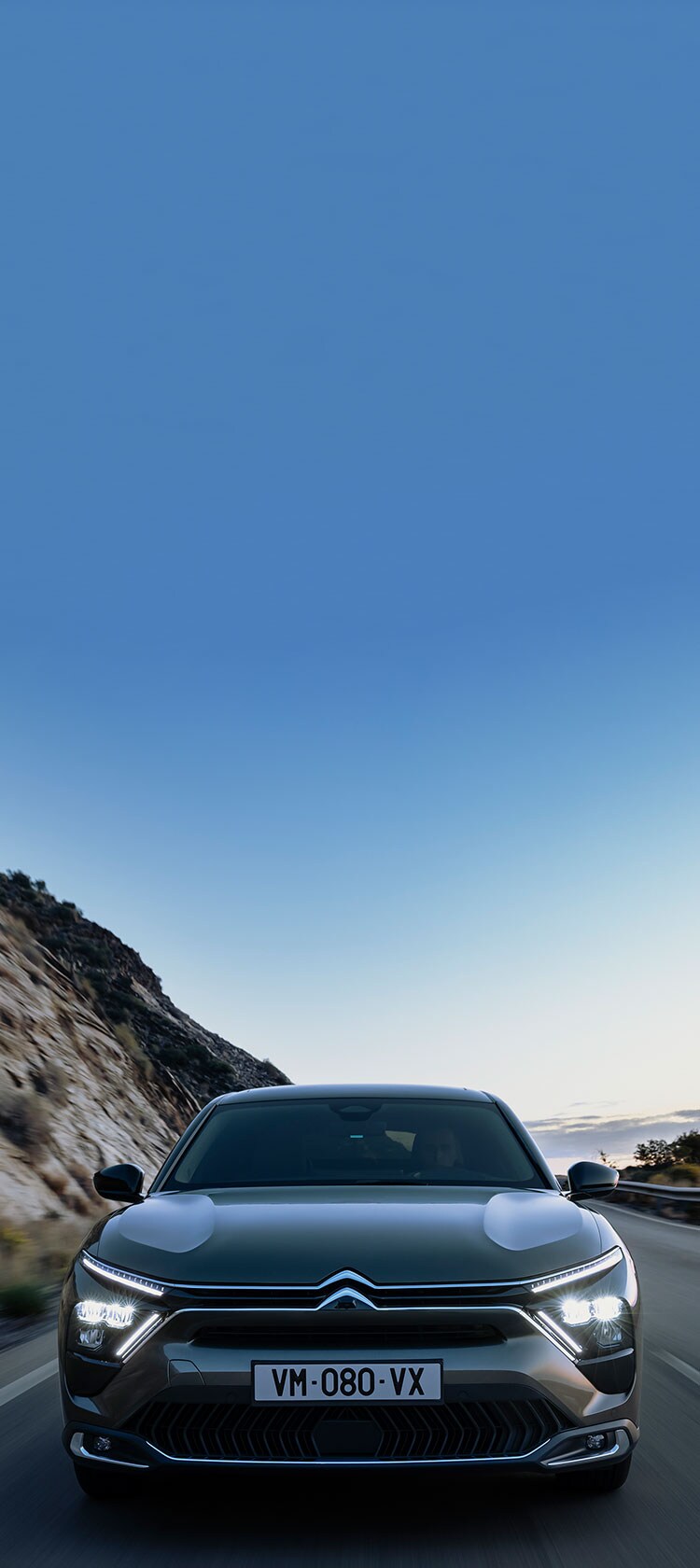 CITROËN C5 X & C5 X PLUG-IN HYBRID｜シトロエン公式サイト